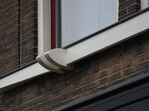Fragment van de bloembak onder de ramen op de eerste verdieping.
<br/>
Richard Keijzer, 2016-01-05